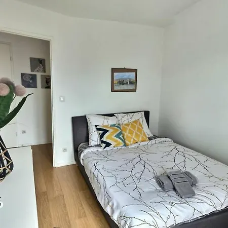 Le Chic Agil Avec Metro Aux Pieds Du Logement *